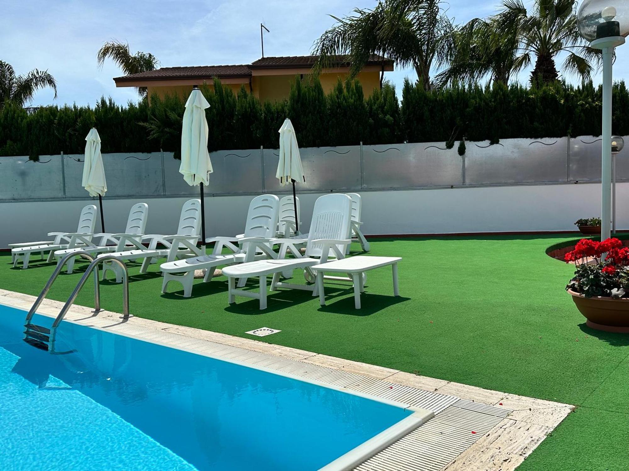 Hotel B&B Marina كاباتشو - بايستوم المظهر الخارجي الصورة