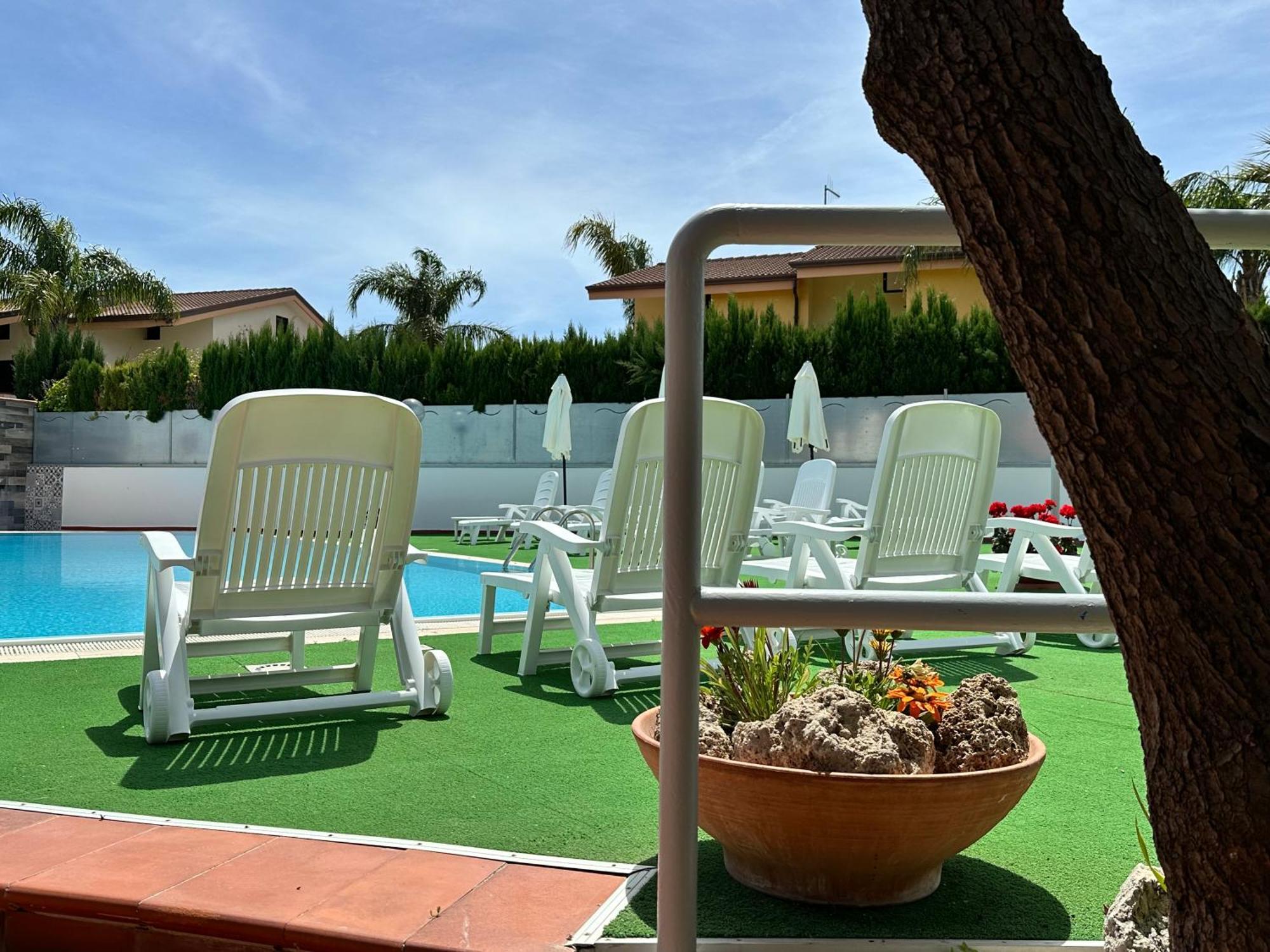 Hotel B&B Marina كاباتشو - بايستوم المظهر الخارجي الصورة
