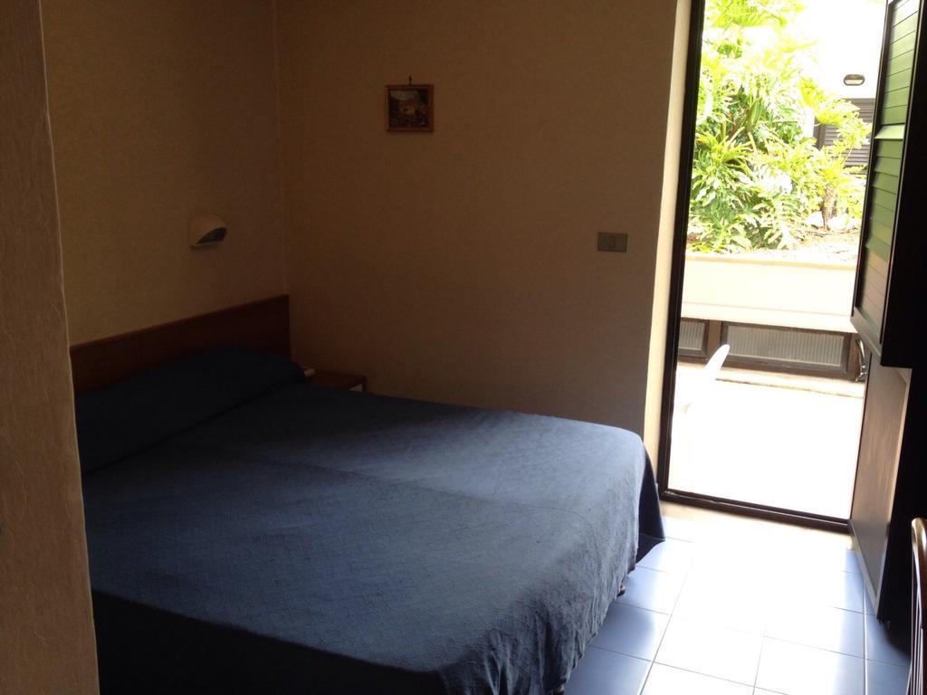 Hotel B&B Marina كاباتشو - بايستوم المظهر الخارجي الصورة