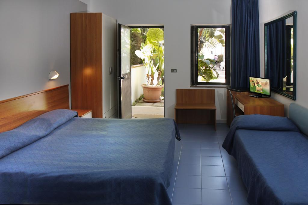 Hotel B&B Marina كاباتشو - بايستوم المظهر الخارجي الصورة