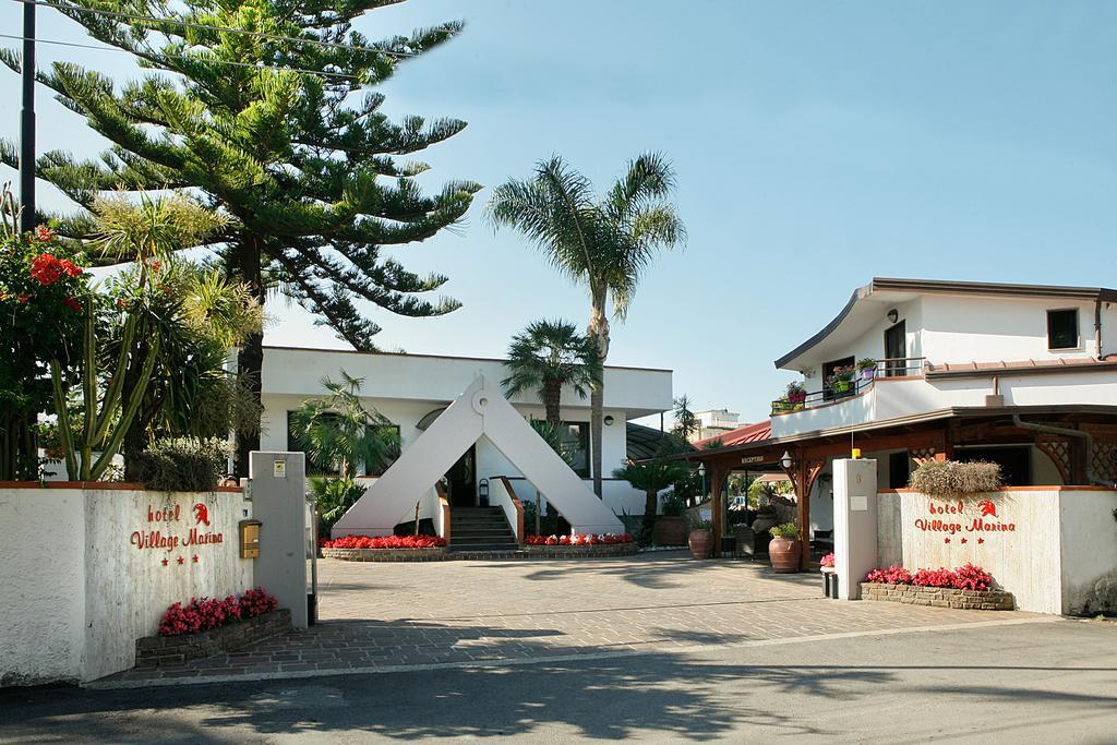 Hotel B&B Marina كاباتشو - بايستوم المظهر الخارجي الصورة
