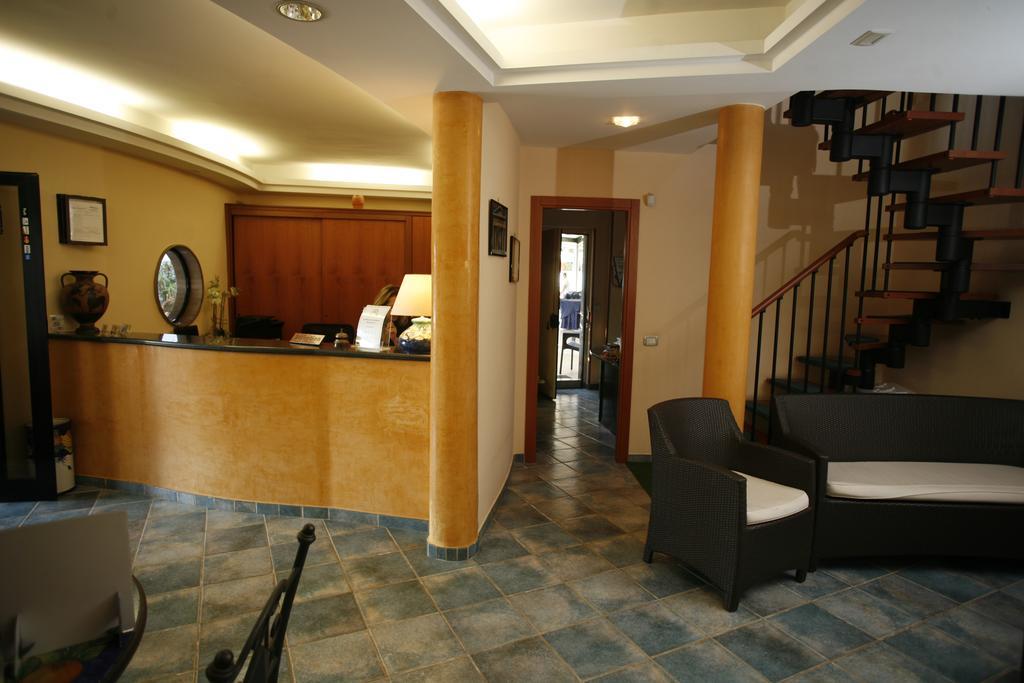 Hotel B&B Marina كاباتشو - بايستوم المظهر الخارجي الصورة